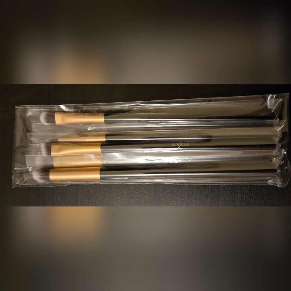Anjou Makeup Brush Set Travel Size Approximately 5" Long